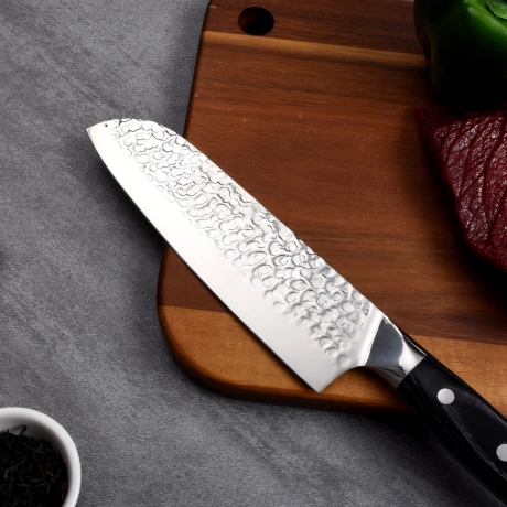 What Makes a Santoku Knife Different?